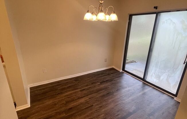2 bd 1.5 ba Townhome