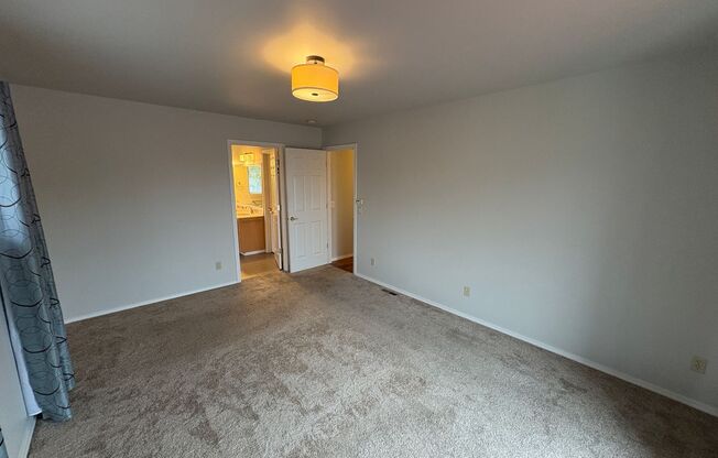 4 beds, 2.5 baths, $3,800