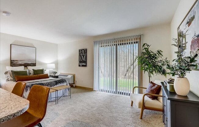 Studio, 1 bath, 430 sqft, $1,375