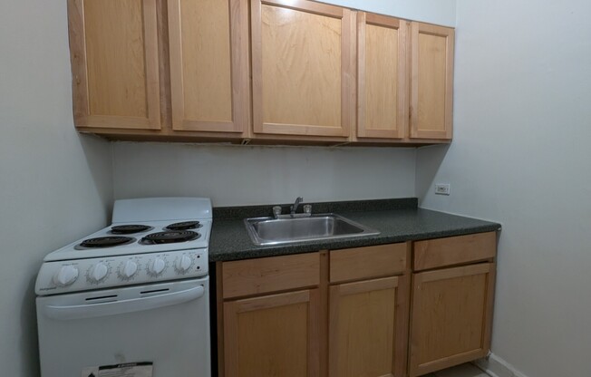 536 W Arlington Pl