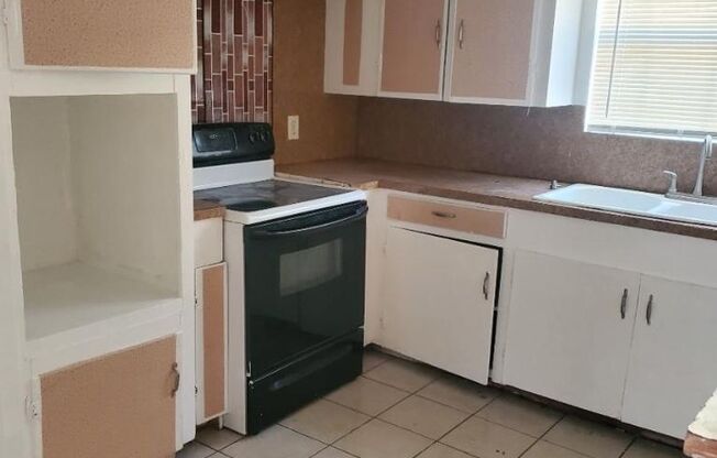 3 beds, 2 baths, $1,350