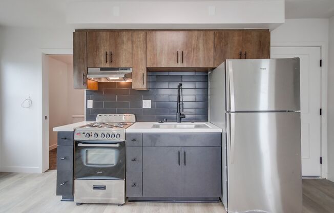 Studio, 1 bath, 300 sqft, $1,995, Unit 4840-27