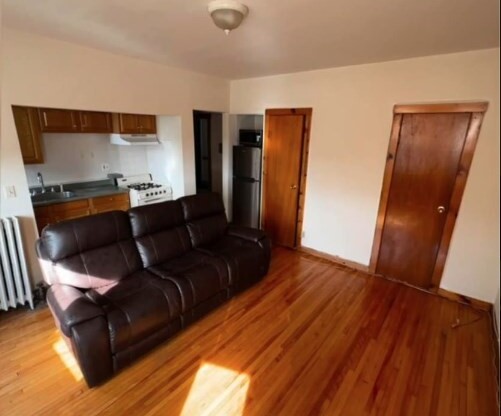 1 bed, 1 bath, 600 sqft, $1,900, Unit 17