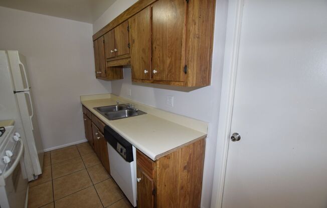 2 beds, 2 baths, $1,450, Unit ORANGE