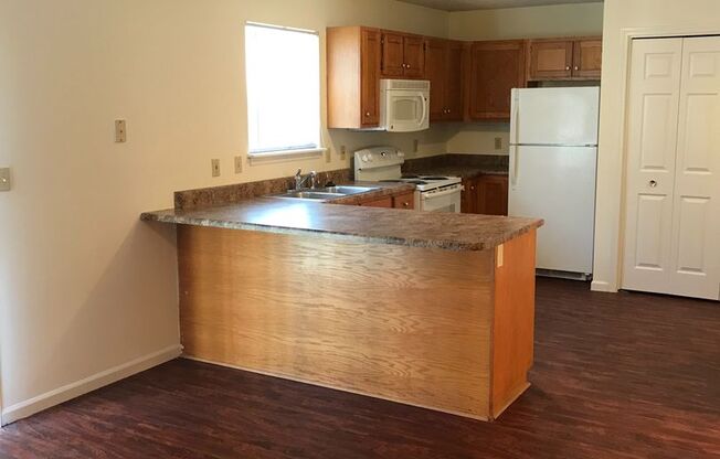 3 beds, 2.5 baths, 1,250 sqft, $1,375, Unit 4403 Cheryl Ct.