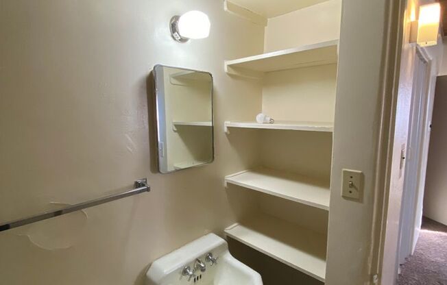 Studio, 1 bath, 400 sqft, $725, Unit 1620-8