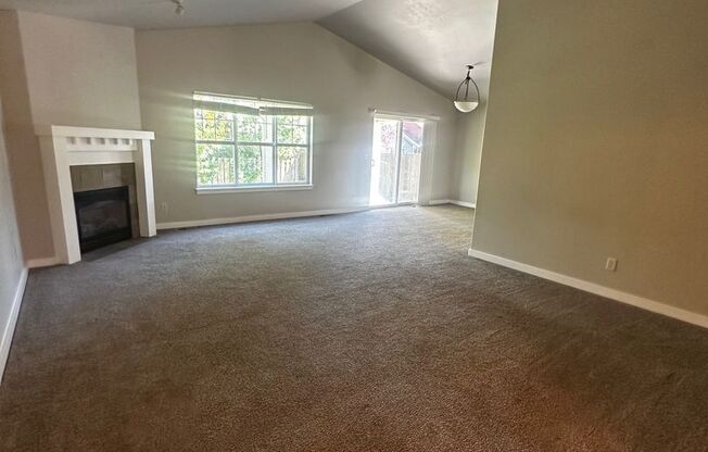 Beautiful 3 Bedroom Home- Centrally Located and Close to Parks/ Schools