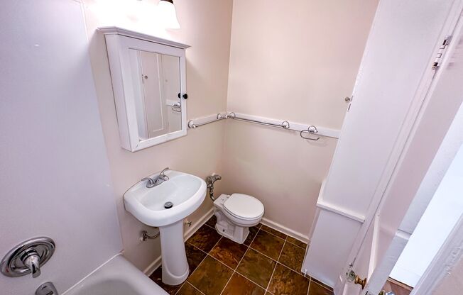Studio, 1 bath, 365 sqft, $1,295, Unit 312