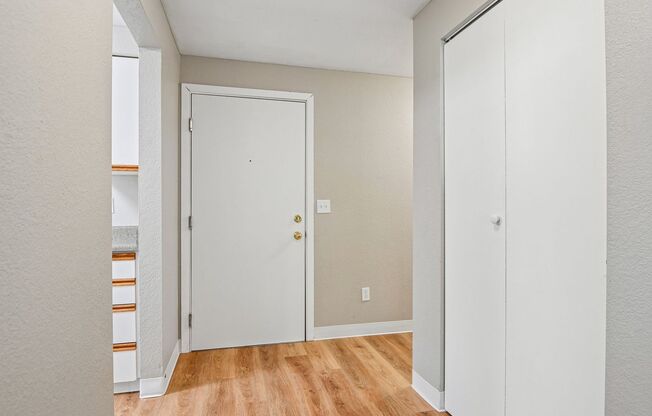 2 beds, 1 bath, 880 sqft, $1,650, Unit 4-304