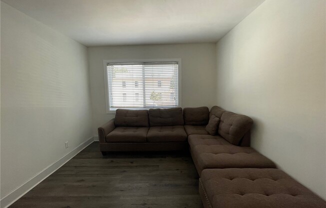 3 beds, 1 bath, 1,000 sqft, $3,600, Unit 5