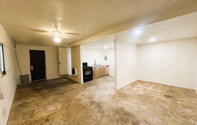 Studio, 1 bath, 500 sqft, $700, Unit 1211 nw 2nd -Down