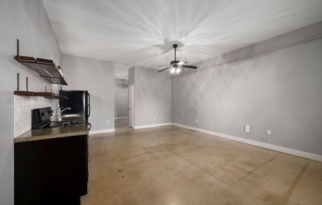 1 bed, 1 bath, 595 sqft, $849, Unit Urban Studios: 5300-#39