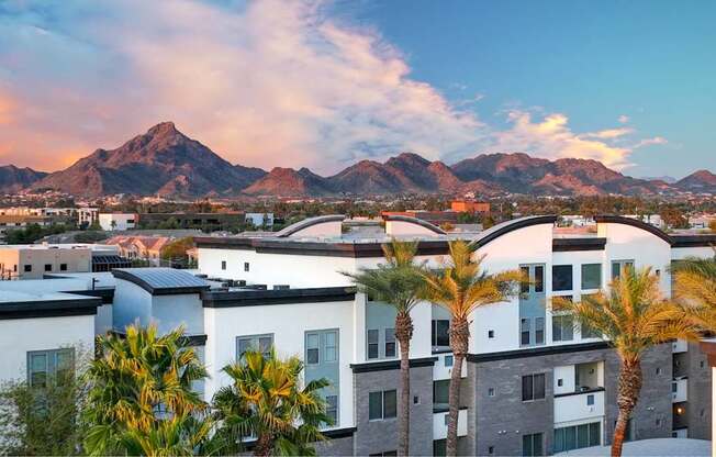 Level at Sixteenth - Midtown Phoenix Apartments