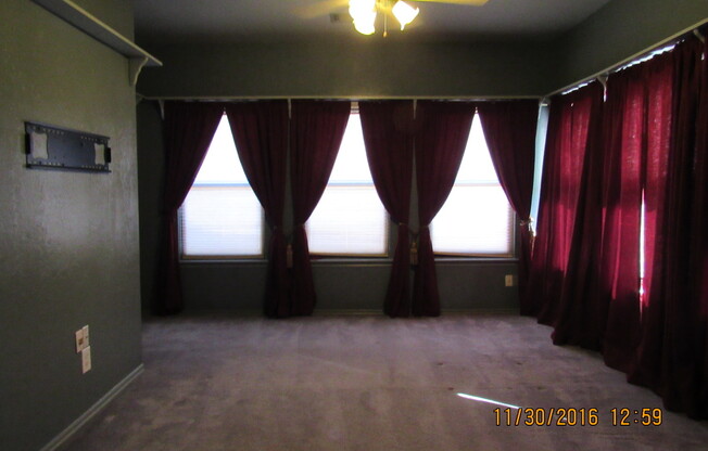 3 beds, 2 baths, $1,595