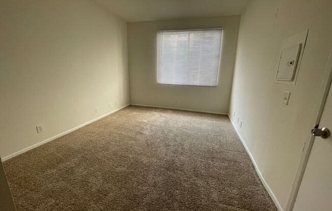 2 beds, 2 baths, 1,140 sqft, $2,562, Unit 109