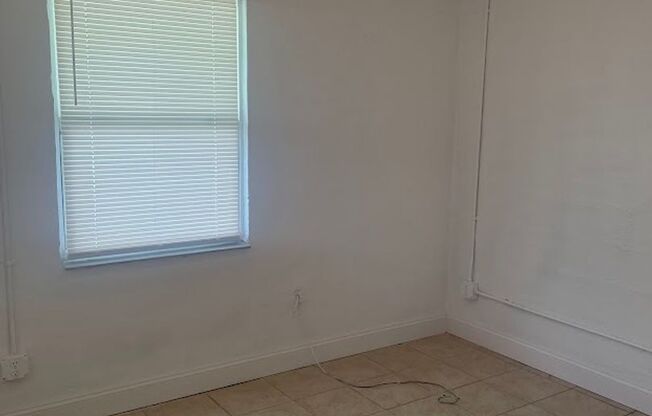 2 beds, 1 bath, $1,350