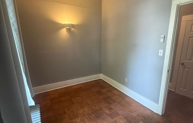 2 bedroom available for a move right away!