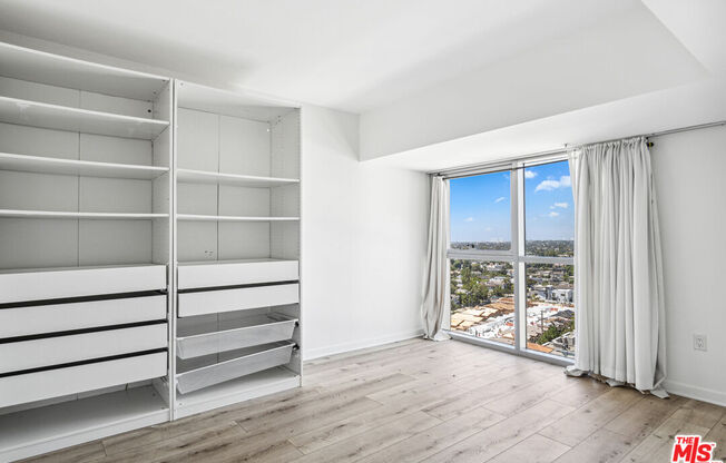 1 bed, 1 bath, 891 sqft, $4,700, Unit 1206