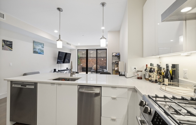 1 bed, 1 bath, 778 sqft, $3,789, Unit 707