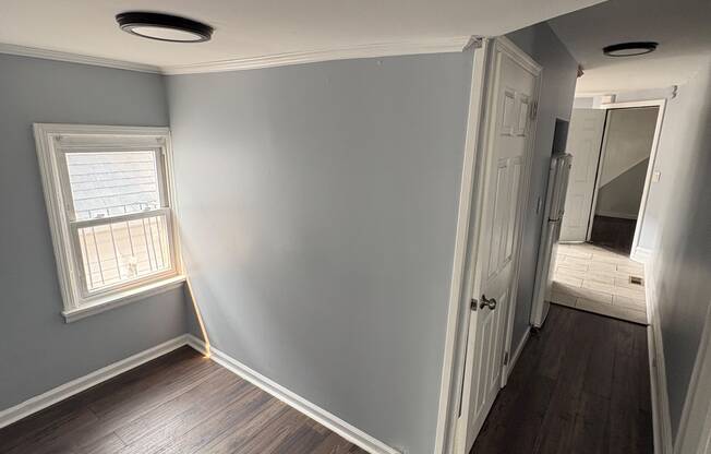 352 S 10 AVE
