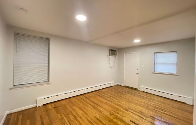 1 bed, 1 bath, 600 sqft, $1,725, Unit 1R