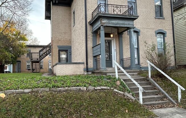 911 N 9th Street