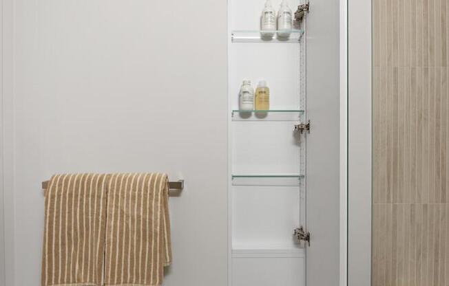 1 bed, 1 bath, $5,295, Unit 1205