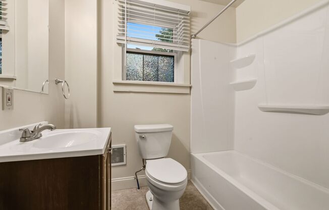 Gorgeous 2 bedroom home in Greenfield available now!
