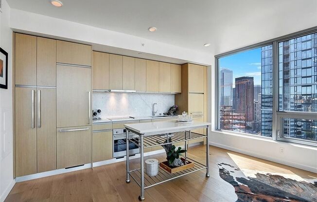 Bright and Modern World-Class Condo