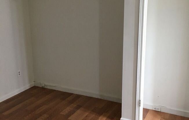 1815 W Boone