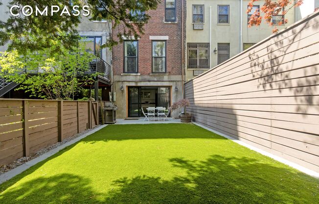 125 W 132 ST