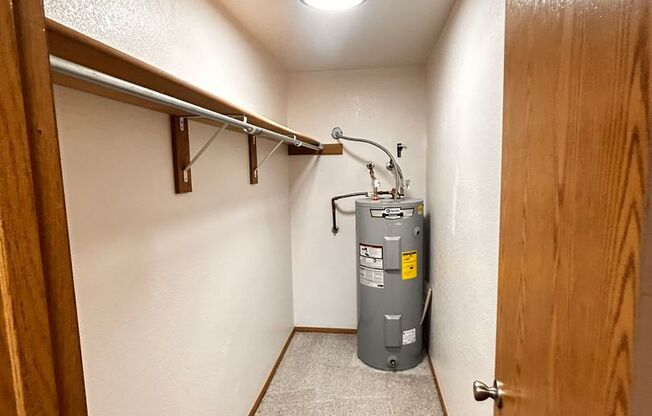 2 beds, 1 bath, 902 sqft, $1,150, Unit W - 017