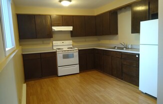 2 beds, 1 bath, 600 sqft, $925, Unit #4