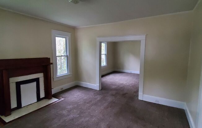 3 beds, 1 bath, $1,295