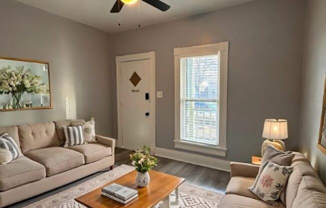 10 E FOUNTAIN BLVD