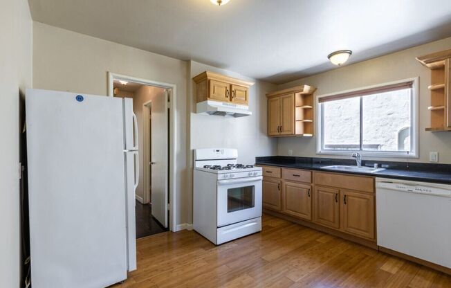 1 bed, 1 bath, $1,850, Unit 1214 Chestnut St. #A