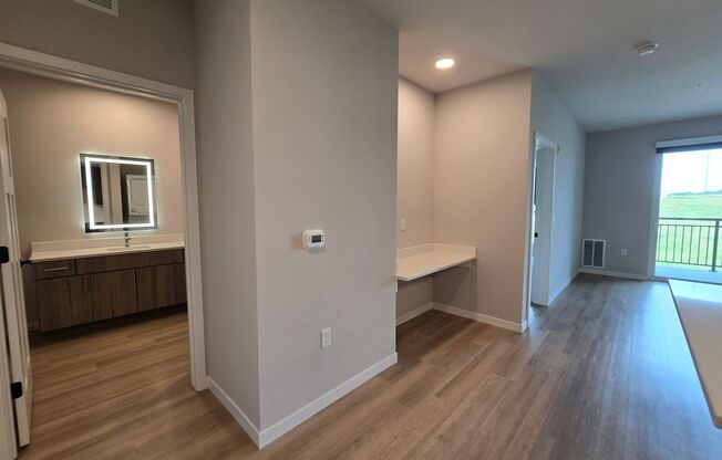 1 bed, 1 bath, 800 sqft, $1,750, Unit 8421-119