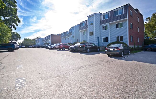 2 beds, 1 bath, 1,050 sqft, $2,400, Unit 59-2