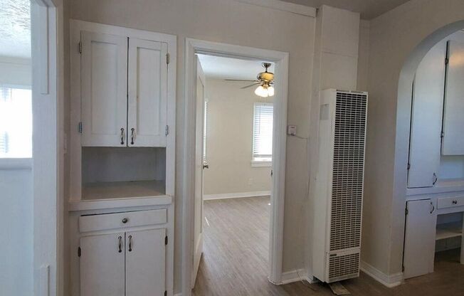 2 beds, 1 bath, $2,450, Unit 837