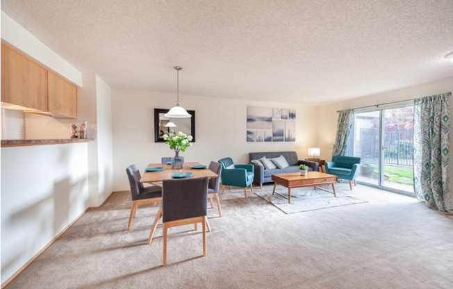 2 beds, 2 baths, 906 sqft, $1,600, Unit FF-260