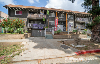 7075 1/2 LANEWOOD AVE