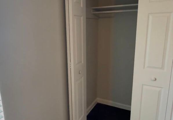 2 beds, 1 bath, 873 sqft, $1,120, Unit 08-0816