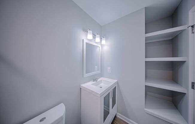 3 beds, 2.5 baths, 1,250 sqft, $1,850, Unit 18-44