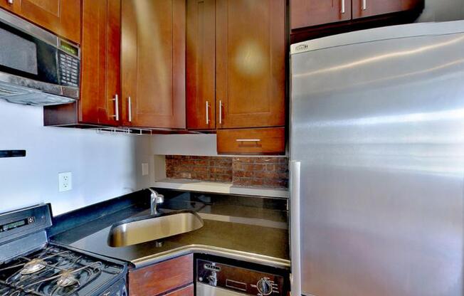 2 beds, 1 bath, $4,495, Unit 4D