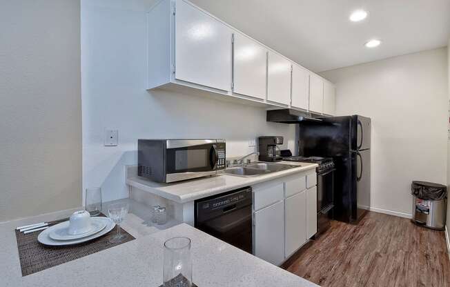 Fully-Equipped Kitchens at CENTREPOINTE, California