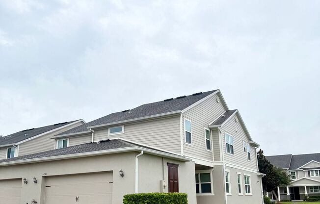 Spacious and Bright Townhome at Vineyards of Horizon West, Windermere