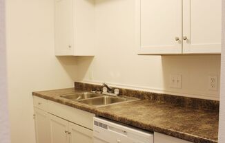 2 beds, 1 bath, $825, Unit AV #208 - RTS