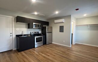 Studio, 1 bath, $750, Unit 729 W Center # 205