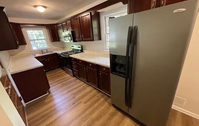 3/1 ranch brick home-fenced back yard!