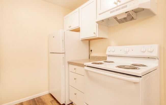 2 beds, 1 bath, 756 sqft, $1,325, Unit 824-203